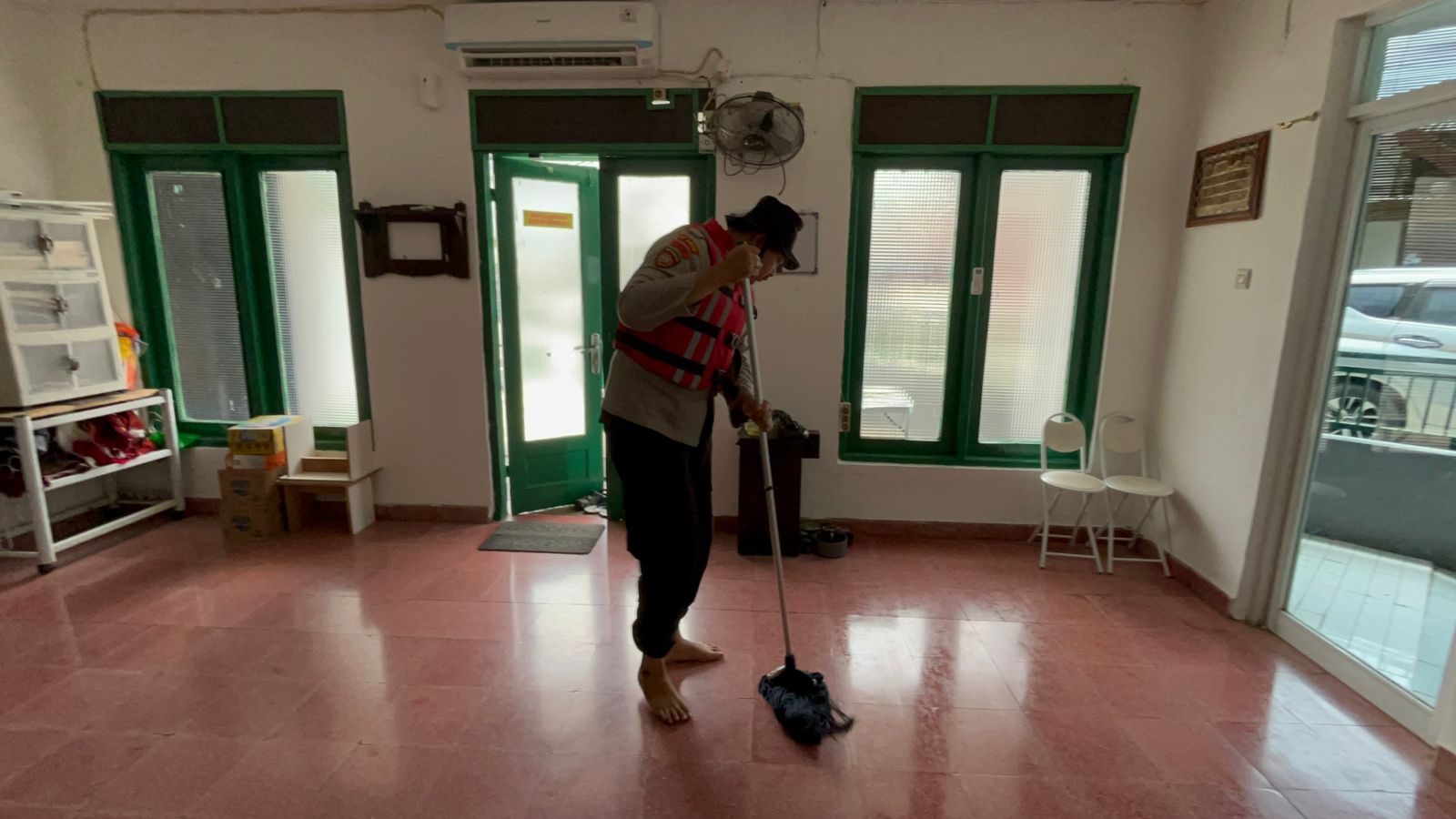 Dit Samapta PMJ Kerja Bakti Kurvey Rumah Ibadah Bentuk Pelayanan ke Masyarakat